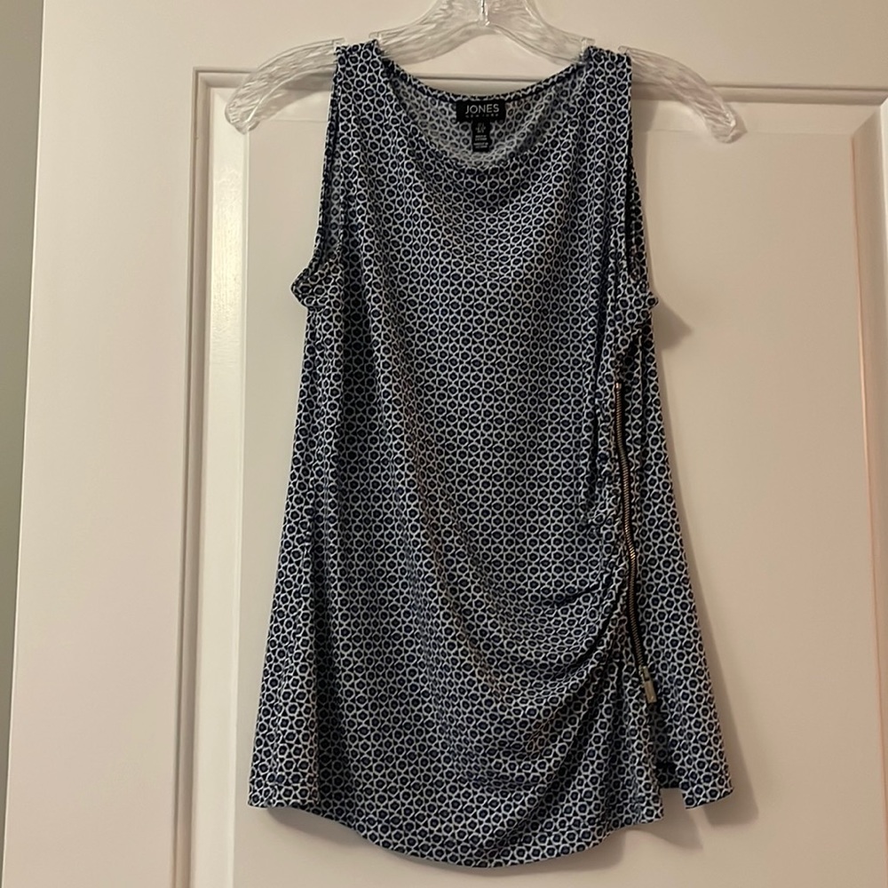 JONES NEW YORK Lovely Sleeveless Flattering Navy Top Excellent Condition! Sz S